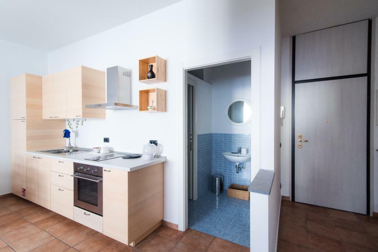Al Piccolo Molo Apartment Como Exterior photo